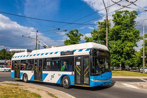 Общественный транспорт: объединяющая нить городской жизни