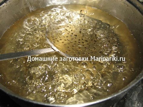 Получение сиропа из сахара и воды: важный этап приготовления джема