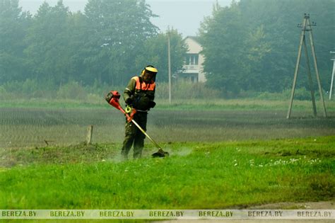 Специфика звука при выполнении работ по покосу травы на МТЗ-82