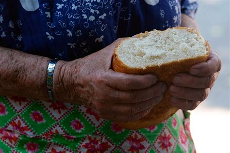 Традиционные и современные трактовки снов, где женщина ассоциируется с хлебом