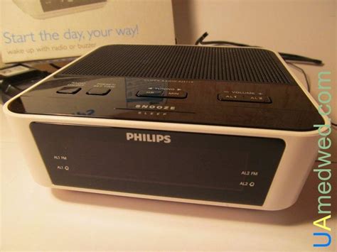 Шаг 1: Соединение и запуск радиочасов от компании Philips